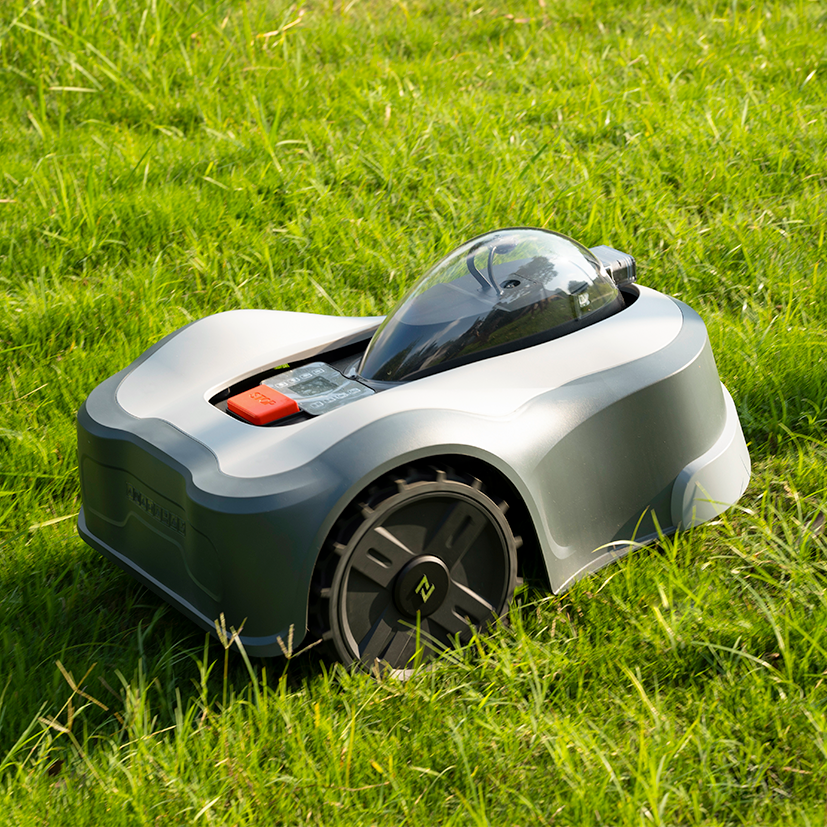 NOVABOT Roboter-Rasenmäher N2000 – 5000 m² – GPS – ohne Kabel – Schwarz – Auf Lager – Image 4